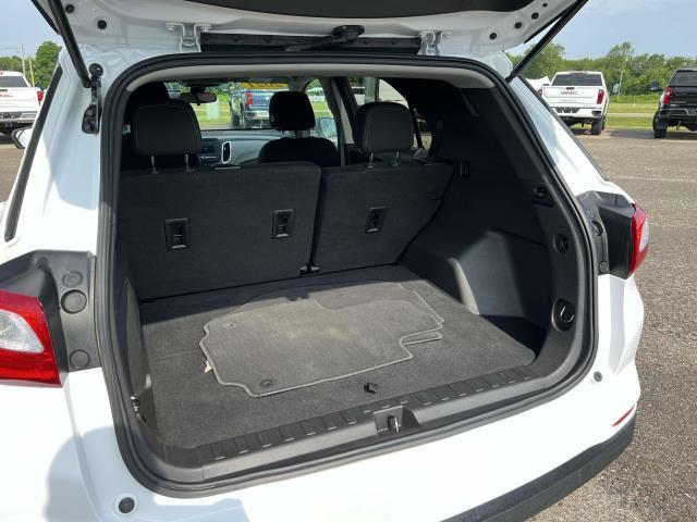 Photo of 2021 Summit White Chevrolet Equinox