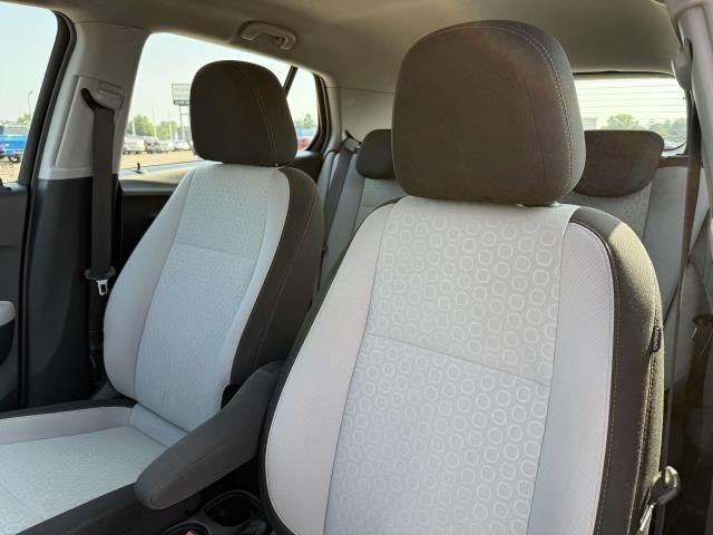 Photo of 2017 Silver Ice Metallic Chevrolet Trax