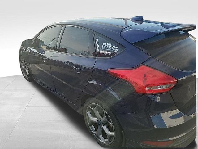 Photo of 2017 Kona Blue Ford Focus ST