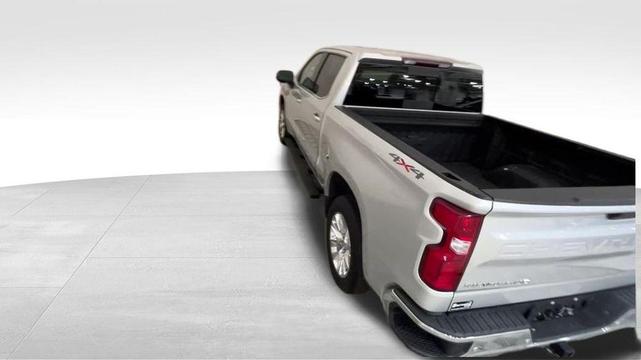 Photo of 2020 Silver Ice Metallic Chevrolet Silverado 1500