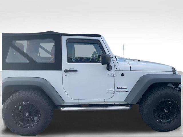 Photo of 2018 Bright White Clearcoat Jeep Wrangler JK