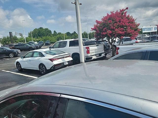 Photo of 2019 Silver Ice Metallic Chevrolet Malibu