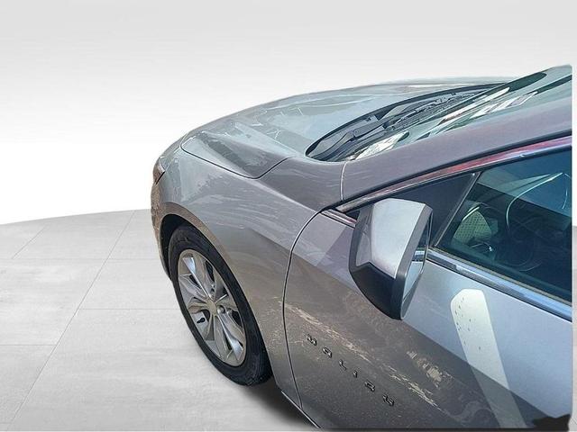 Photo of 2019 Silver Ice Metallic Chevrolet Malibu