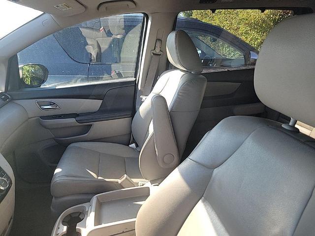Photo of 2017 Gray Honda Odyssey