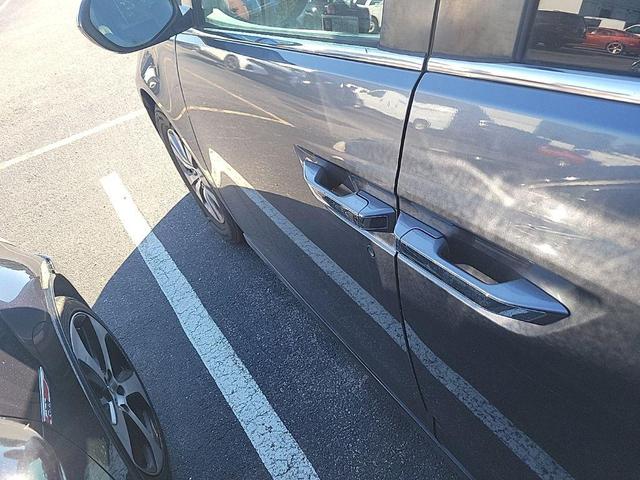 Photo of 2017 Gray Honda Odyssey