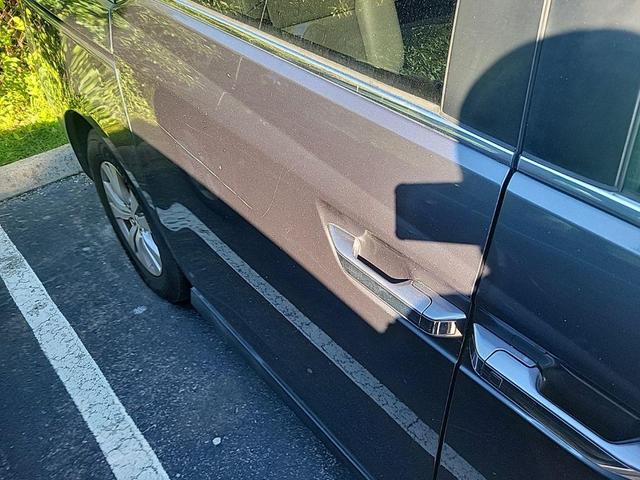 Photo of 2017 Gray Honda Odyssey