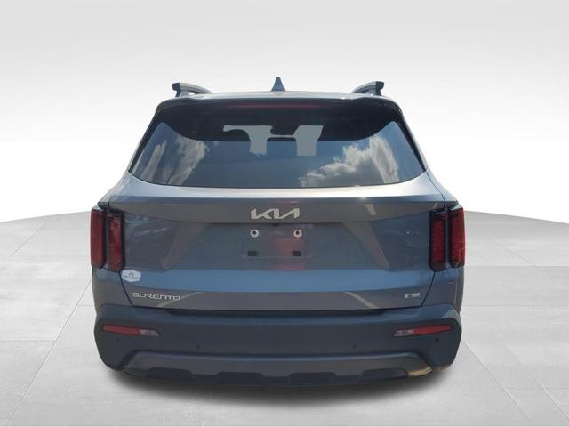 Photo of 2023 Everlasting Silver Kia Sorento