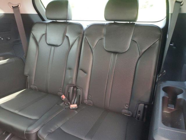 Photo of 2023 Everlasting Silver Kia Sorento