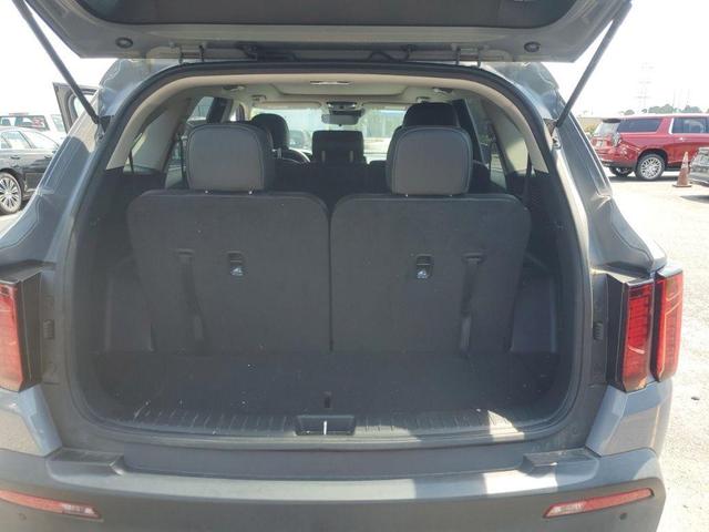 Photo of 2023 Everlasting Silver Kia Sorento