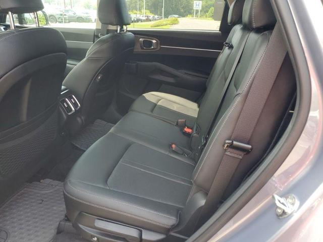 Photo of 2023 Everlasting Silver Kia Sorento