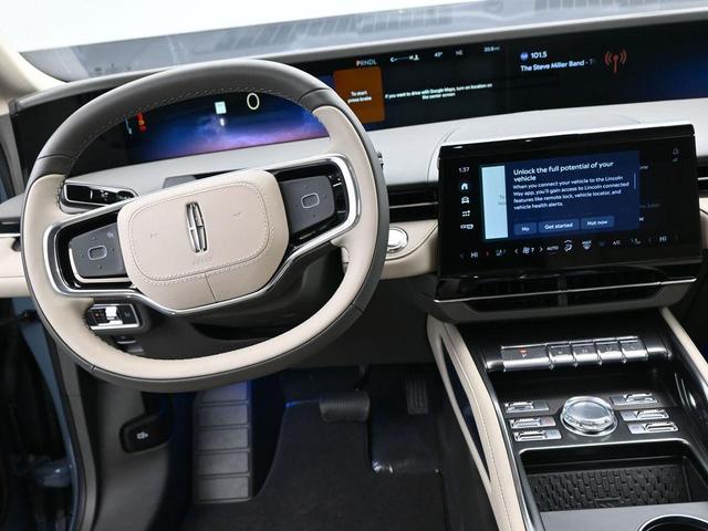 Photo of 2025 Blue Metallic Lincoln Nautilus