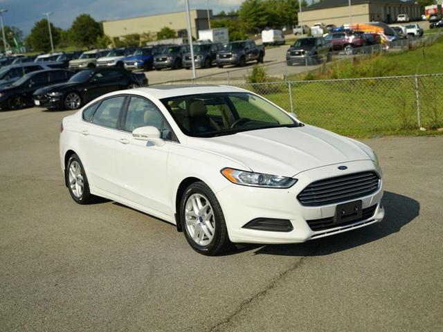 Photo of 2014 White Ford Fusion