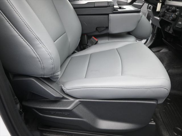Photo of 2025 Oxford White Ford F-250