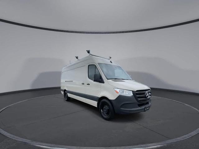 Photo of 2021 Gray Mercedes-Benz Sprinter 2500