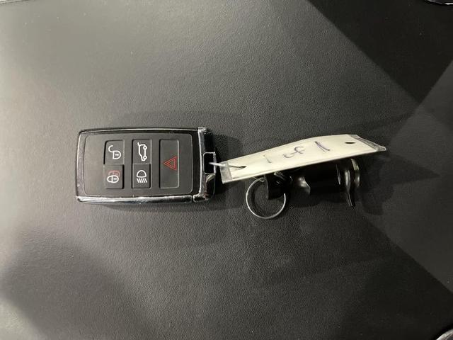Photo of 2023 Santorini Black Land Rover Range Rover