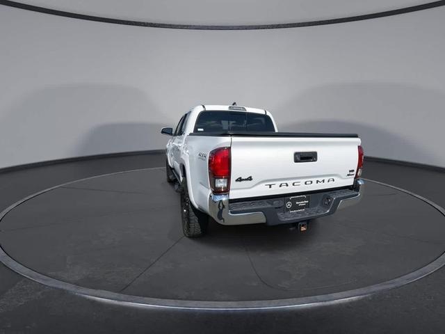 Photo of 2020 Super White Toyota Tacoma