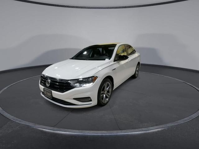 Photo of 2019 Pure White Volkswagen Jetta