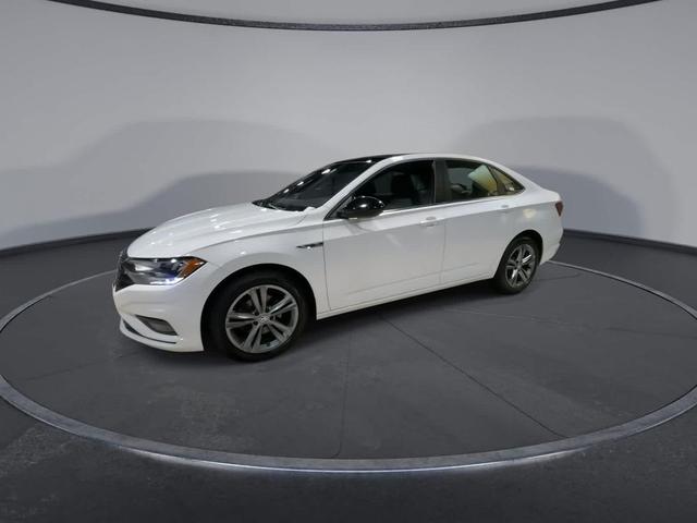 Photo of 2019 Pure White Volkswagen Jetta