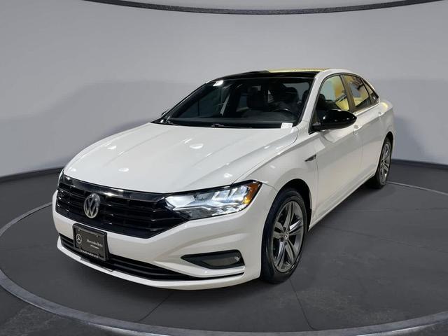 Photo of 2019 Pure White Volkswagen Jetta