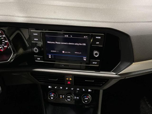 Photo of 2019 Pure White Volkswagen Jetta