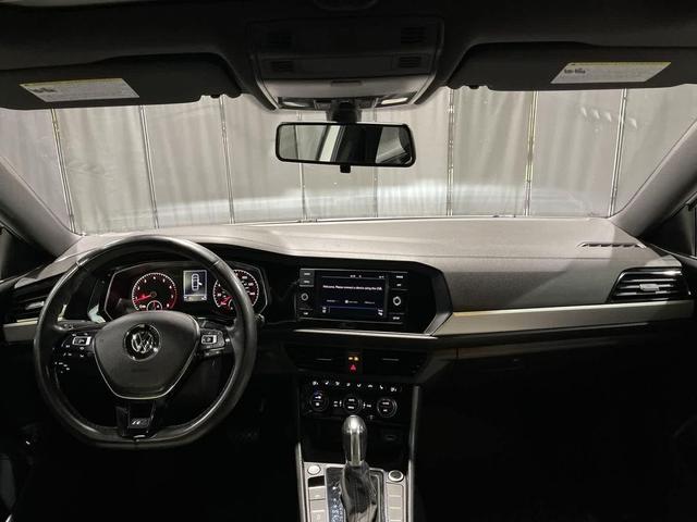 Photo of 2019 Pure White Volkswagen Jetta