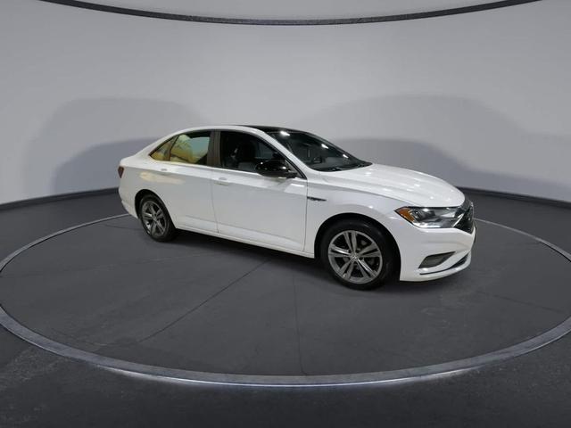 Photo of 2019 Pure White Volkswagen Jetta
