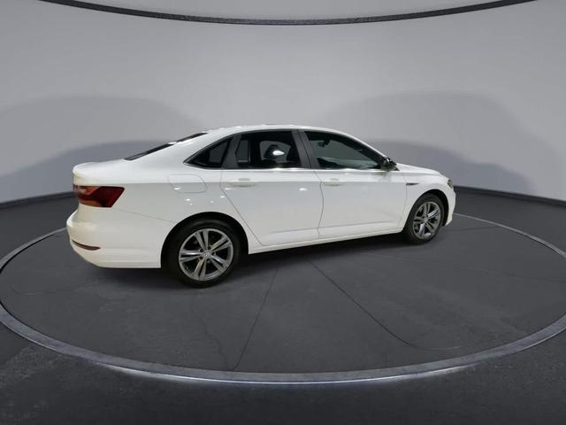 Photo of 2019 Pure White Volkswagen Jetta