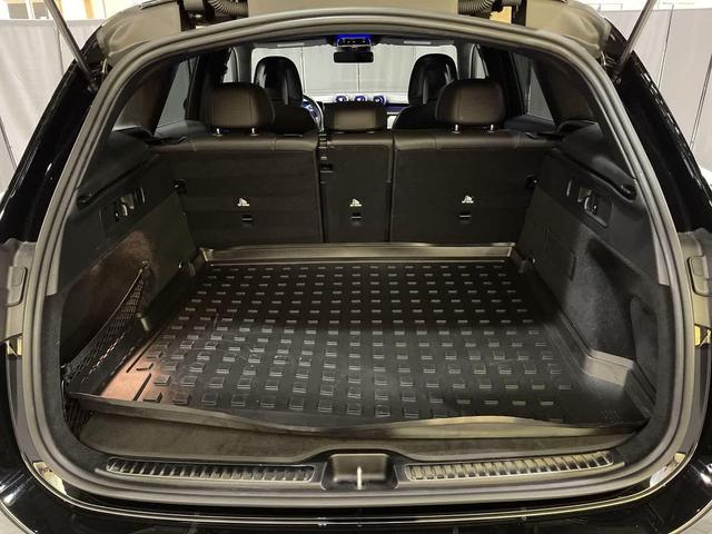 Photo of 2025 Black Mercedes-Benz GLC 300