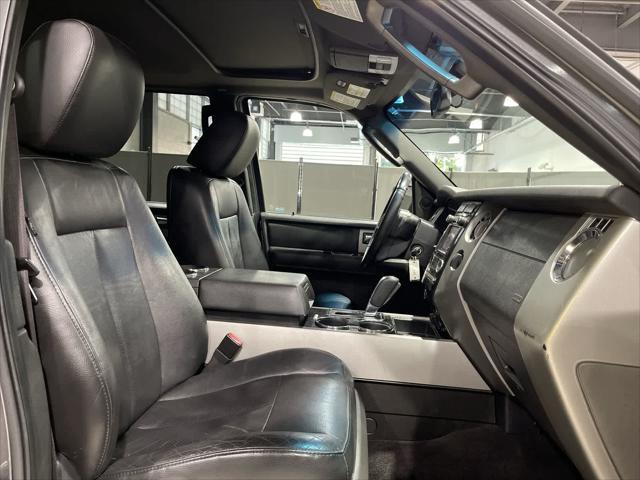 Photo of 2014 Sterling Gray Metallic Ford Expedition EL
