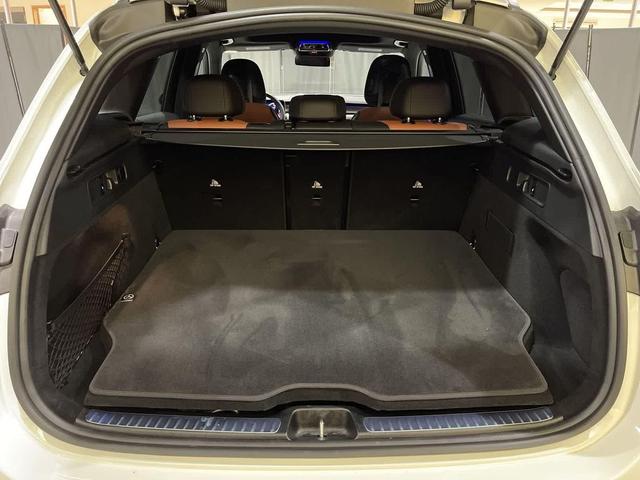 Photo of 2025 Polar White Mercedes-Benz GLC 350e