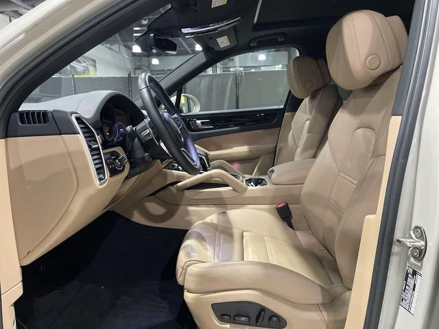 Photo of 2023 Beige Porsche Cayenne