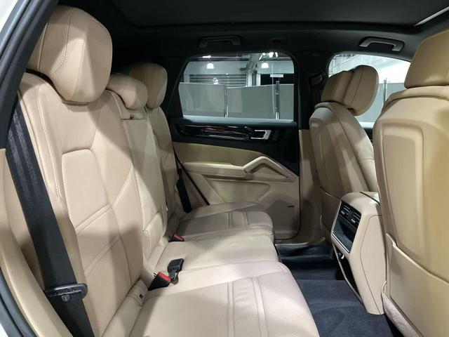 Photo of 2023 Beige Porsche Cayenne