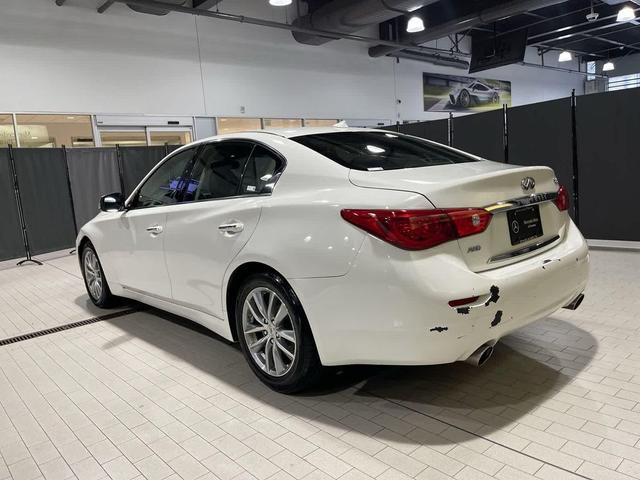 Photo of 2017 Pure White INFINITI Q50