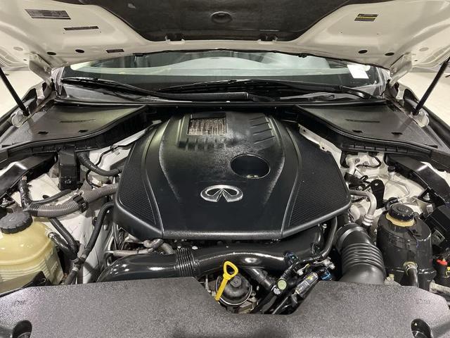 Photo of 2017 Pure White INFINITI Q50