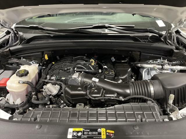 Photo of 2024 Bright White Clearcoat Jeep Grand Cherokee