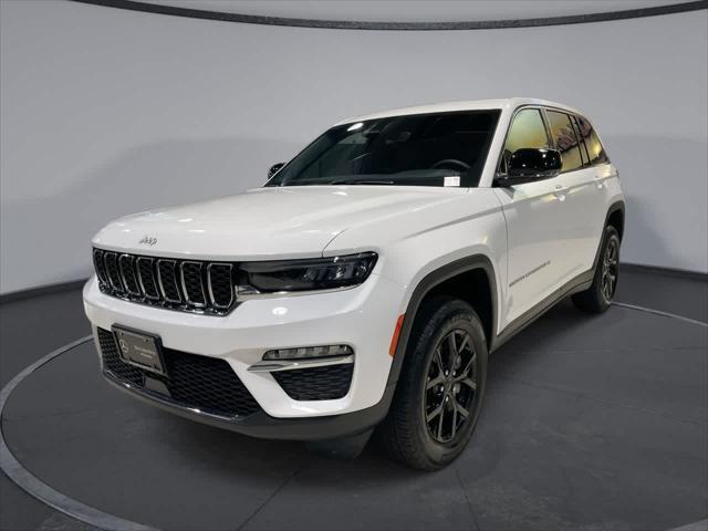 Photo of 2024 Bright White Clearcoat Jeep Grand Cherokee