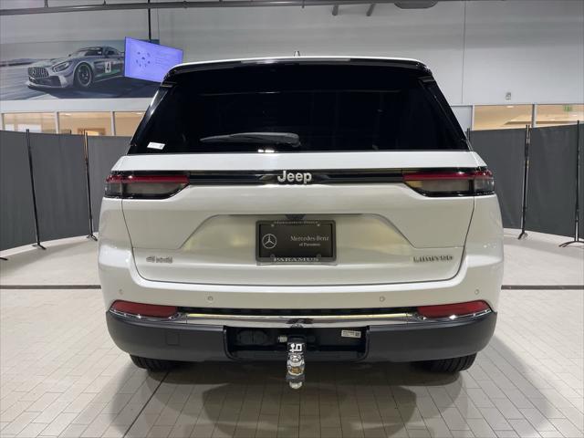 Photo of 2024 Bright White Clearcoat Jeep Grand Cherokee