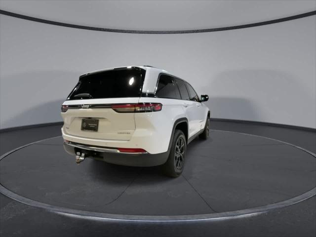 Photo of 2024 Bright White Clearcoat Jeep Grand Cherokee
