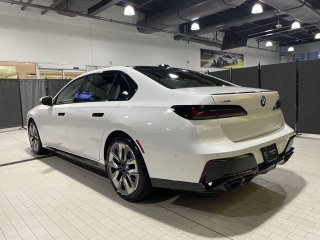 Photo of 2024 Mineral White Metallic BMW 760