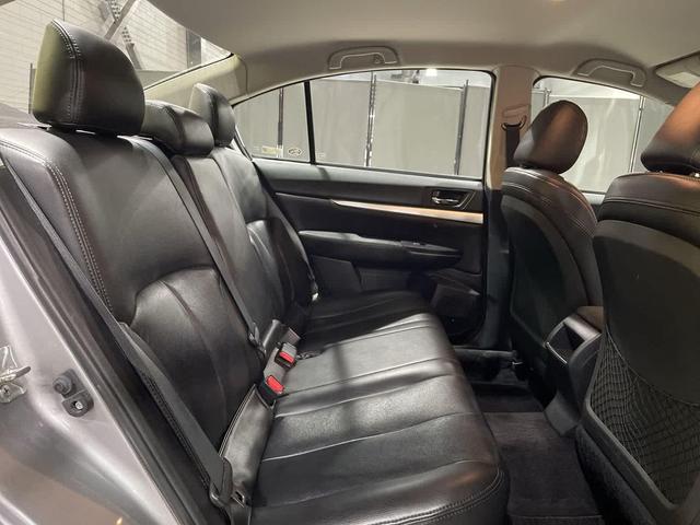 Photo of 2010 Steel Silver Metallic Subaru Legacy