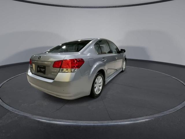 Photo of 2010 Steel Silver Metallic Subaru Legacy