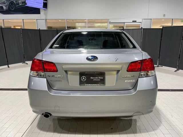 Photo of 2010 Steel Silver Metallic Subaru Legacy
