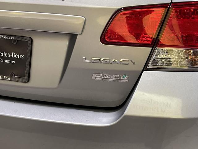 Photo of 2010 Steel Silver Metallic Subaru Legacy