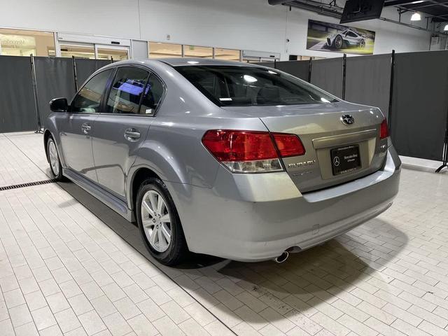 Photo of 2010 Steel Silver Metallic Subaru Legacy