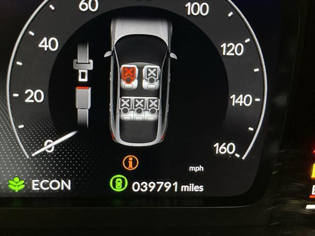 Photo of 2022 Platinum White Pearl Honda Civic