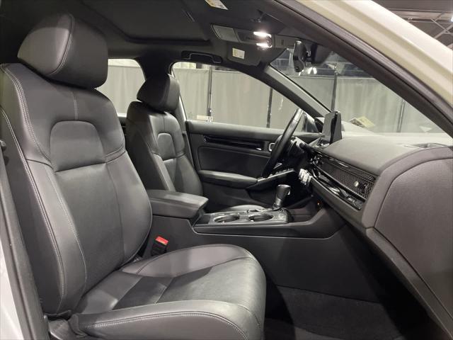 Photo of 2022 Platinum White Pearl Honda Civic