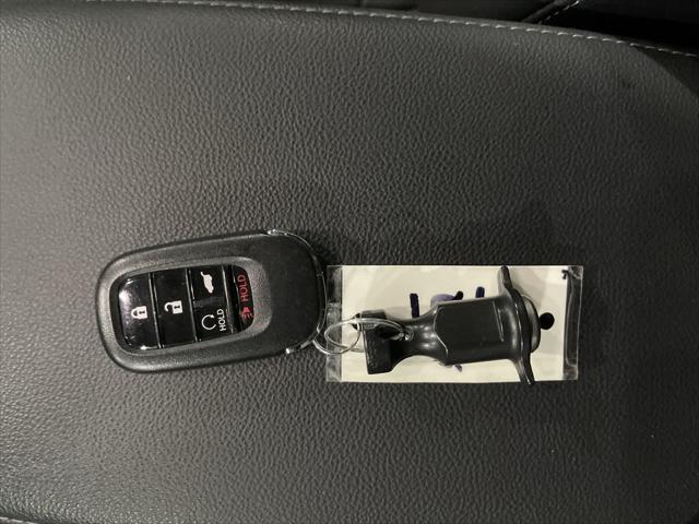 Photo of 2022 Platinum White Pearl Honda Civic