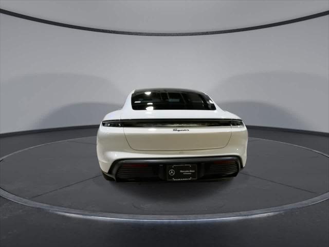 Photo of 2022 White Porsche Taycan