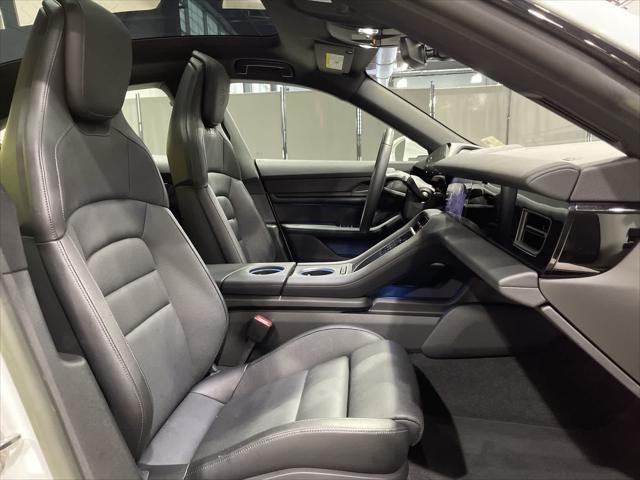 Photo of 2022 White Porsche Taycan