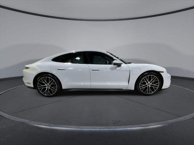 Photo of 2022 White Porsche Taycan